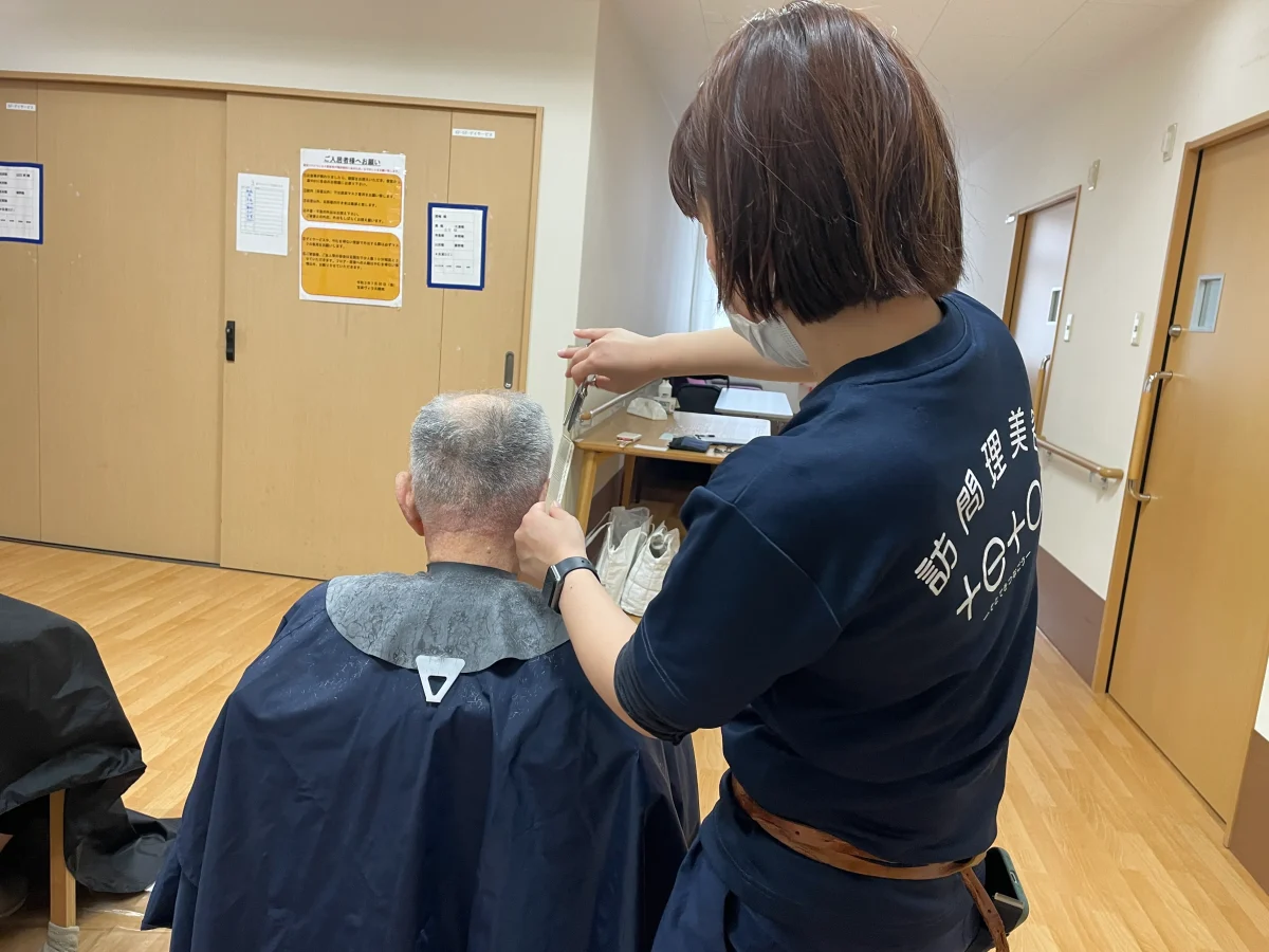 ブランクがあり不安な美容師でも福祉美容師として活躍できる