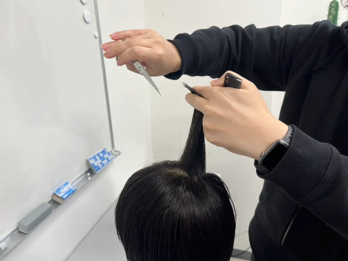 LML復職支援のカット講習を行う講師