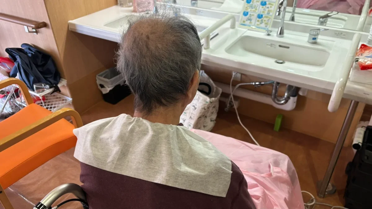 訪問美容を利用する高齢者の方