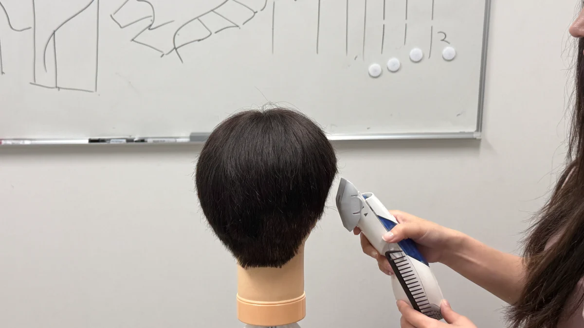 Uさん刈り上げ講習 (4) Uさん刈り上げ講習 (4)