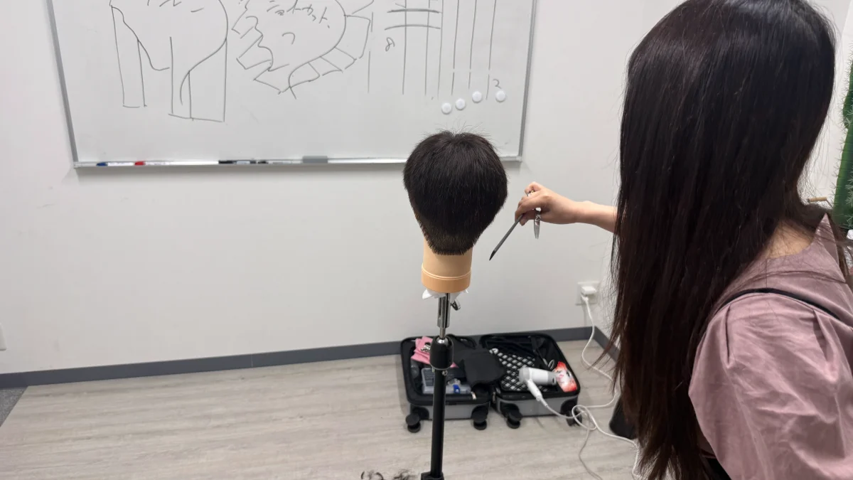 Uさん刈り上げ講習 (9) Uさん刈り上げ講習 (9)