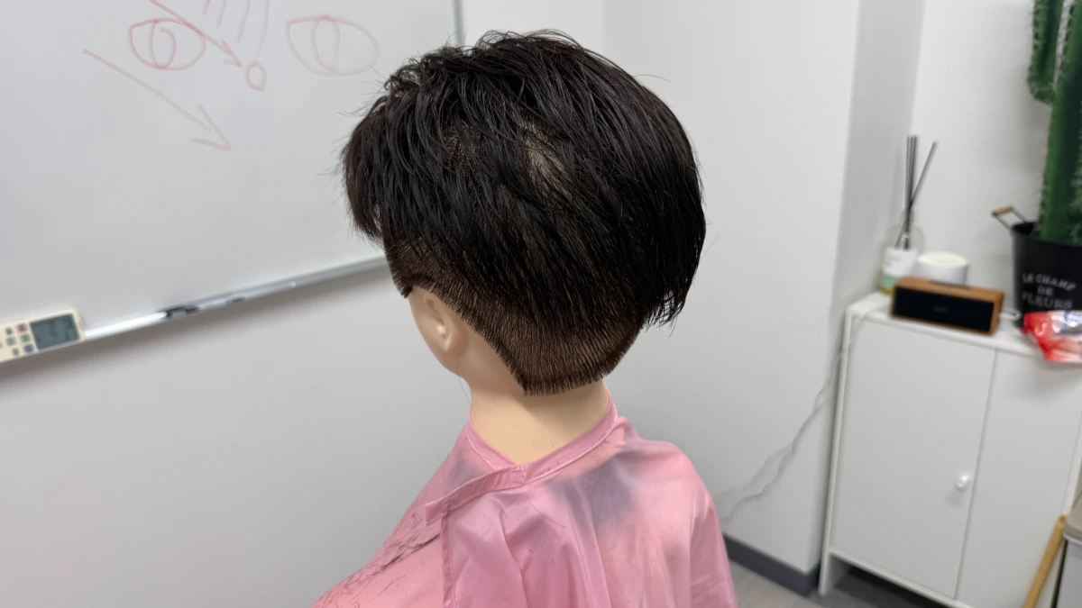 スタイリストデビューを目指すアシスタント美容師がLBLで学び直し、メンズの2ブロック (3)