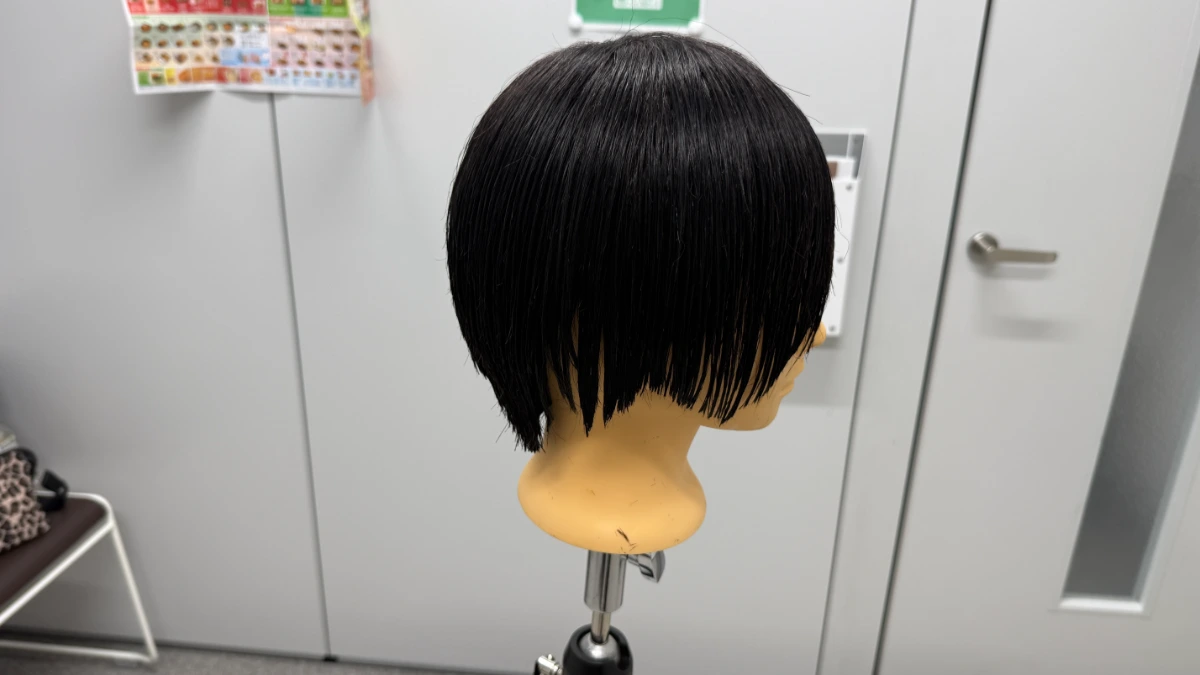 スタイリストデビューを目指すアシスタント美容師がLBLで学び直し、ショートカット (5)