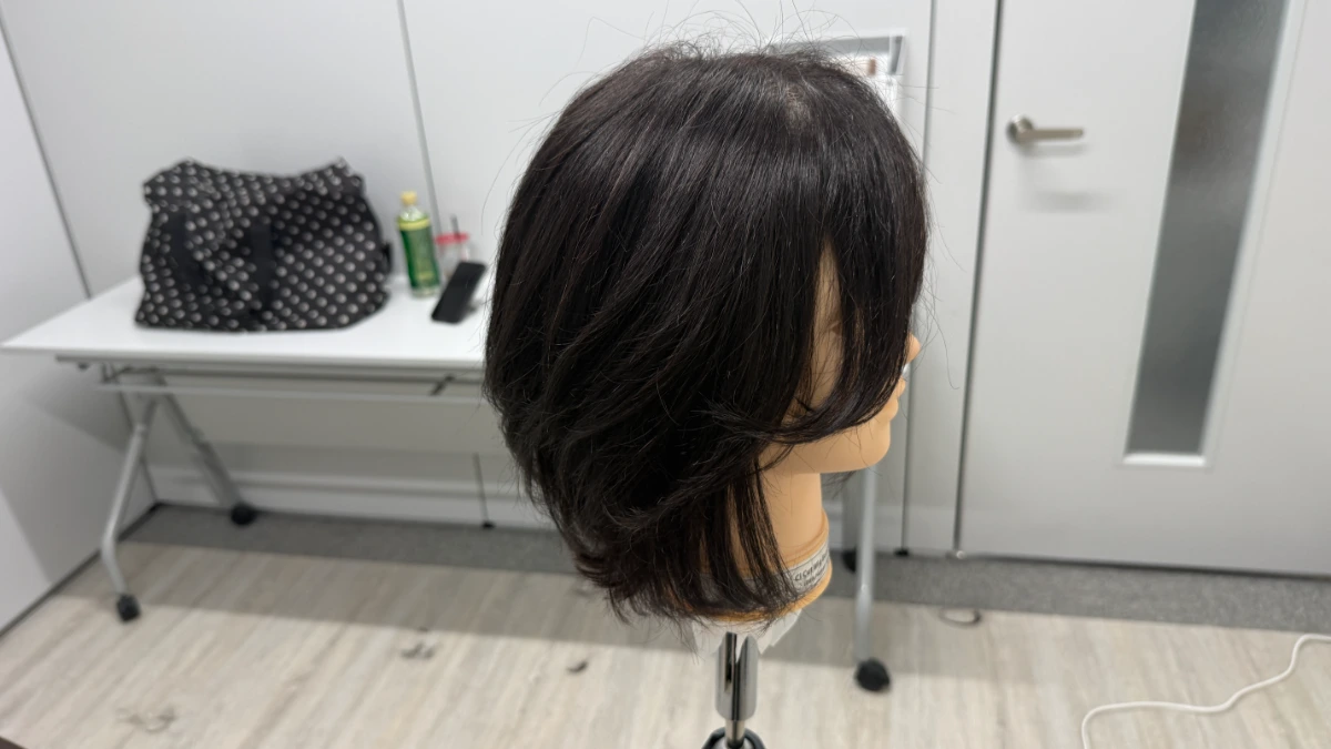 スタイリストデビューを目指すアシスタント美容師がLBLで学び直し、ミディアムコピーカット (3)