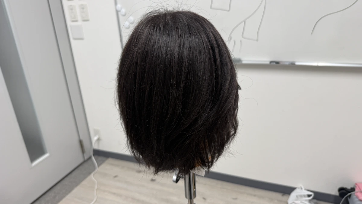 スタイリストデビューを目指すアシスタント美容師がLBLで学び直し、ミディアムコピーカット (4)