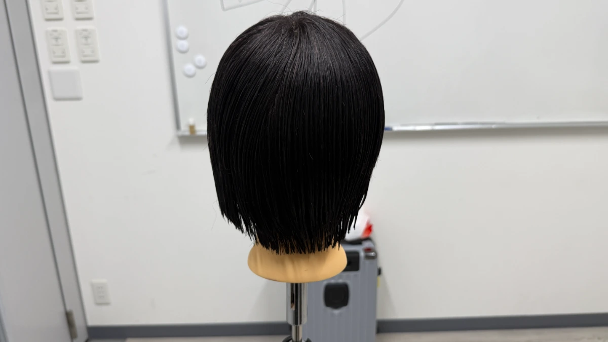 スタイリストデビューを目指すアシスタント美容師がLBLで学び直し、ショートカット (3)