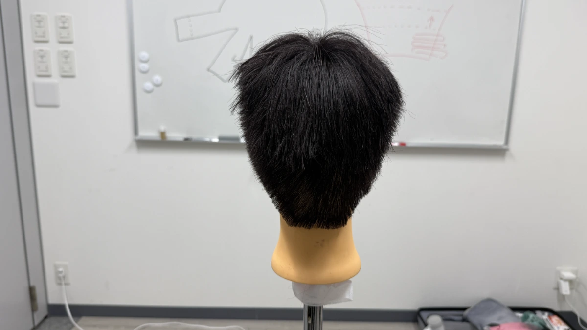スタイリストデビューを目指すアシスタント美容師がLBLで学び直し、刈り上げ (3)