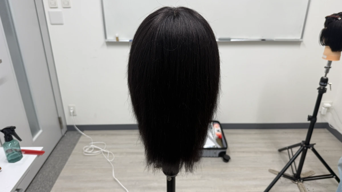スタイリストデビューを目指すアシスタント美容師がLBLで学び直し、レイヤーチェック (5)